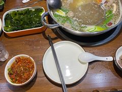 -乡土黄·鲜牛肉火锅·小龙虾(兴业街店)