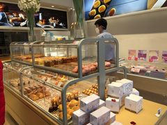 面包甜点陈列柜-好利来(八里庄店)