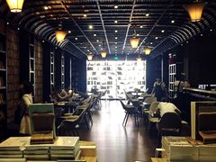 -钟书阁(松江泰晤士小镇店)