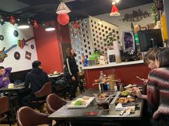 大堂-長壹旋转烤吧 农家鸡火锅