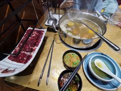 鲜牛肉-左庭右院鲜牛肉火锅(金山万达店)