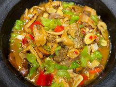 -老滇山寨•云南特色菜•地方菜•民族风情歌舞表演(金碧店)