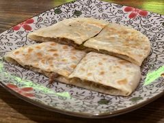阿拉善驼肉馅饼-格日勒阿妈蒙古厨房(大召店)