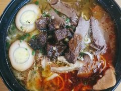 -花溪巷牛肉粉(泉城路店)