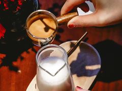 黑松露拿铁-璞瑄酒店大堂吧
