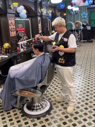 -海文先生国潮烫染男士理发馆