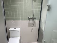 -东方体育中心(地铁站)