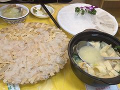 -官塘陈记鱼生·潮汕砂锅粥·牛肉火锅(潮枫路总店)