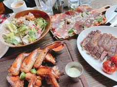 烟熏三文鱼色拉-The BREW·酿餐厅(浦东嘉里大酒店)