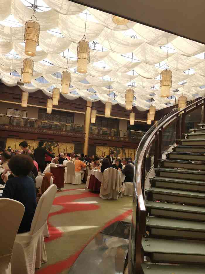 潮府馆(大宁灵石公园店)-"看大众点评是人均181/位,以为是一般般.