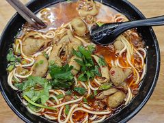特色肥肠面-耙豌豆重庆小面