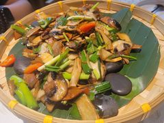 -云海肴·汽锅鸡·云南菜(天山百盛优客店)