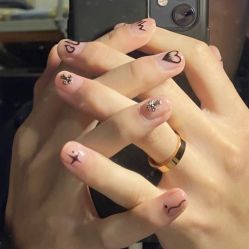 -悦指间美甲美睫