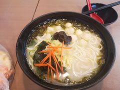 -灵芝妹子海鲜米线(香炉礁山姆店)