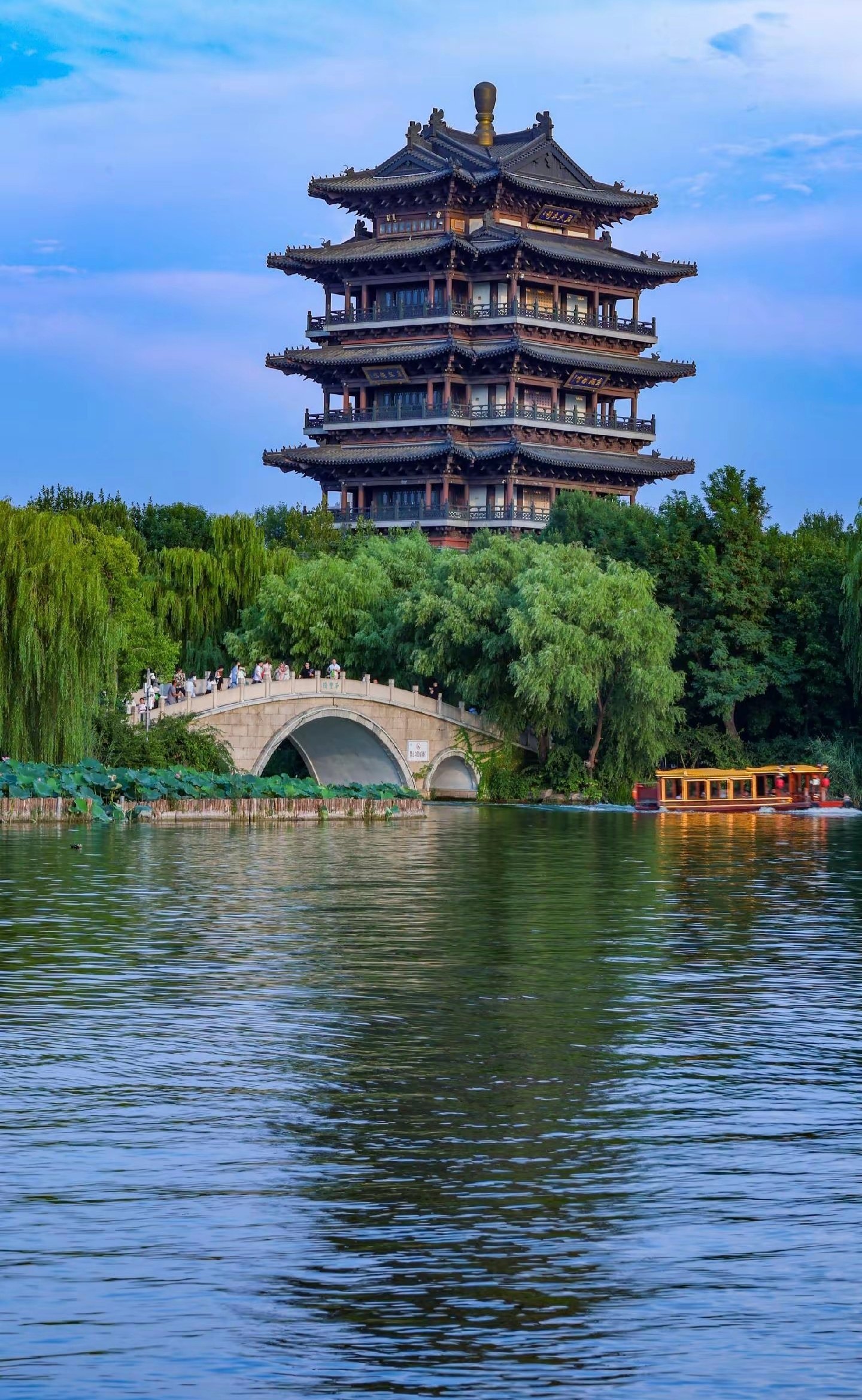 济南,泉城之恋 漫步在济南的街头巷尾