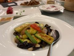 翠玉瓜野菌炒爽肉-利苑酒家(合景国际金融广场店)
