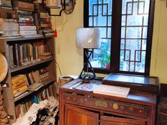 -邊城書店