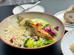 三文鱼古寺古寺沙拉-SMAKA(复兴soho店)