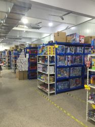 -逝水玩具折扣店