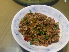 外婆下饭菜-深巷家味馆.湖北头牌红烧鱼头拌饭(黄陂店)