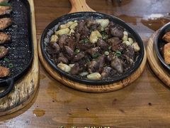 -老东镇啤酒屋海鲜加工·蒸汽海鲜·海鲜烧烤(台东店)