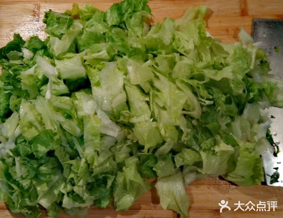 北方人最喜欢的主食！生菜肉丝面 