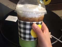 -莓园冰淇淋店