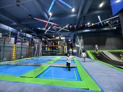 -反弹蹦床公园·亲子乐园·团建·派对(尚品奥莱店)