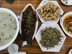 -美顺香食府鱼头老店(雪野湖店)