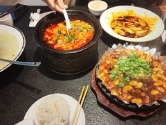 -万重锦·人文川菜馆(骡马市店)