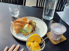 -Two Birds One Stone·一石二鸟(诚品生活店)