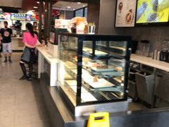 面包甜点陈列柜-麦当劳(未来城购物中心店)