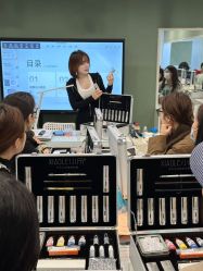 -小乐化妆美甲半永久培训学校