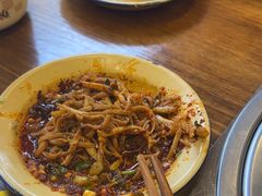 -拈签一笑黄牛肉辣卤串串
