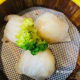 「经典猪肚鸡（中份）」「广顺兴煲仔饭」「毛根甘蔗水」「料碟」「至尊虾饺皇」「广式鸡蛋肠粉」「石磨老豆腐」「蔬菜大拼」「菌菇拼盘」「鲜虾烧卖」「豉汁蒸排骨」「紫金酱牛肚」「潮汕牛肉丸」「大口吃饭的小朋友」「顺兴叉烧（中份）」「广式鸡蛋肠粉」