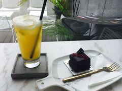 -UNI UNI(环亚凯瑟琳店)