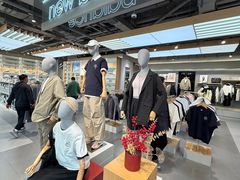 -王府井奥莱棋盘山小镇