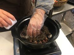 -刘姐啤酒鱼民族演艺餐厅(西街总店)