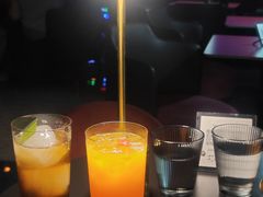 -Mx.cocktail bar