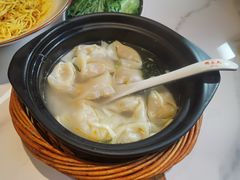 蟹粉小馄饨-馋三尺蟹粉小笼(人民广场店)