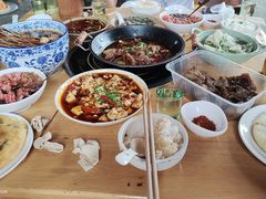 -大众跷脚牛肉馆·非遗传承单位(峨眉山店)