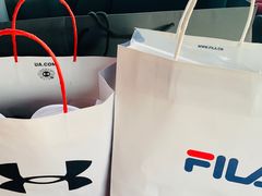 -奕欧来上海购物村停车场