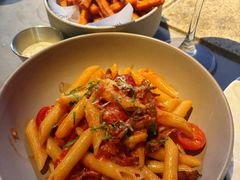 辣味烟熏肉圣女果通心粉-22ºN BISTRO西餐&酒馆