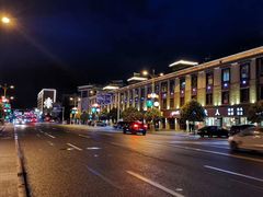 -绿色墨脱石锅城