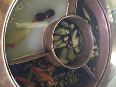 菌王柠檬滋养三味锅-滇釜火锅·能喝汤的火锅(车公庄店)