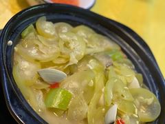 酸瓜海白煲-东方之猪四更烤乳猪(金垦总店)