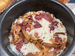 牦牛干巴野菌焖饭-滇越乘象云南餐厅(豆各庄店)