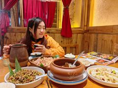 -老滇山寨•云南特色菜•地方菜•民族风情歌舞表演(金碧店)