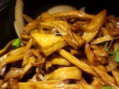 -老牌坊鲁菜名店(美莲广场店)