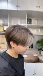 -Tloml salon
